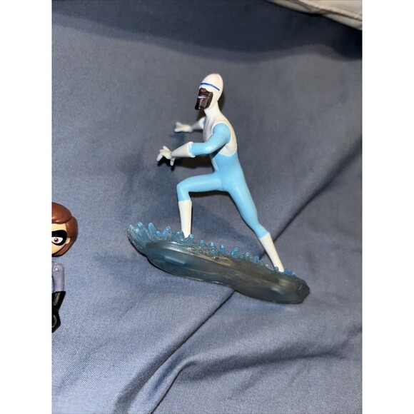 Disney / Pixar Incredibles 2 Frozone 2.5-Inch PVC Figurines Plus Incredibles - Picture 4 of 8